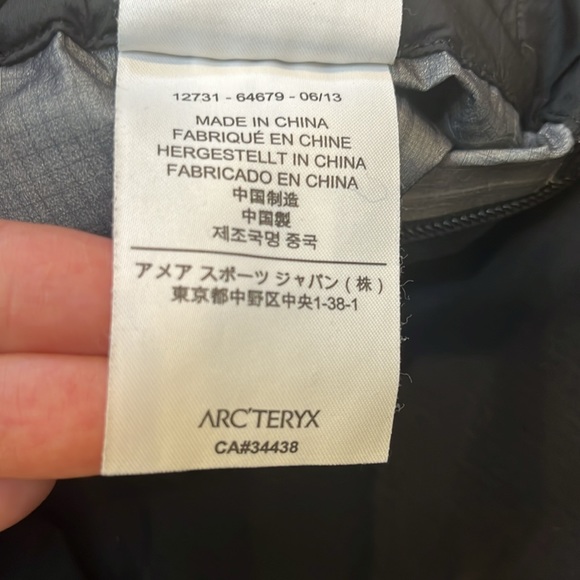 Small woman’s Arc’teryx Gortex ski pants. Very lightly used. - Picture 9 of 9